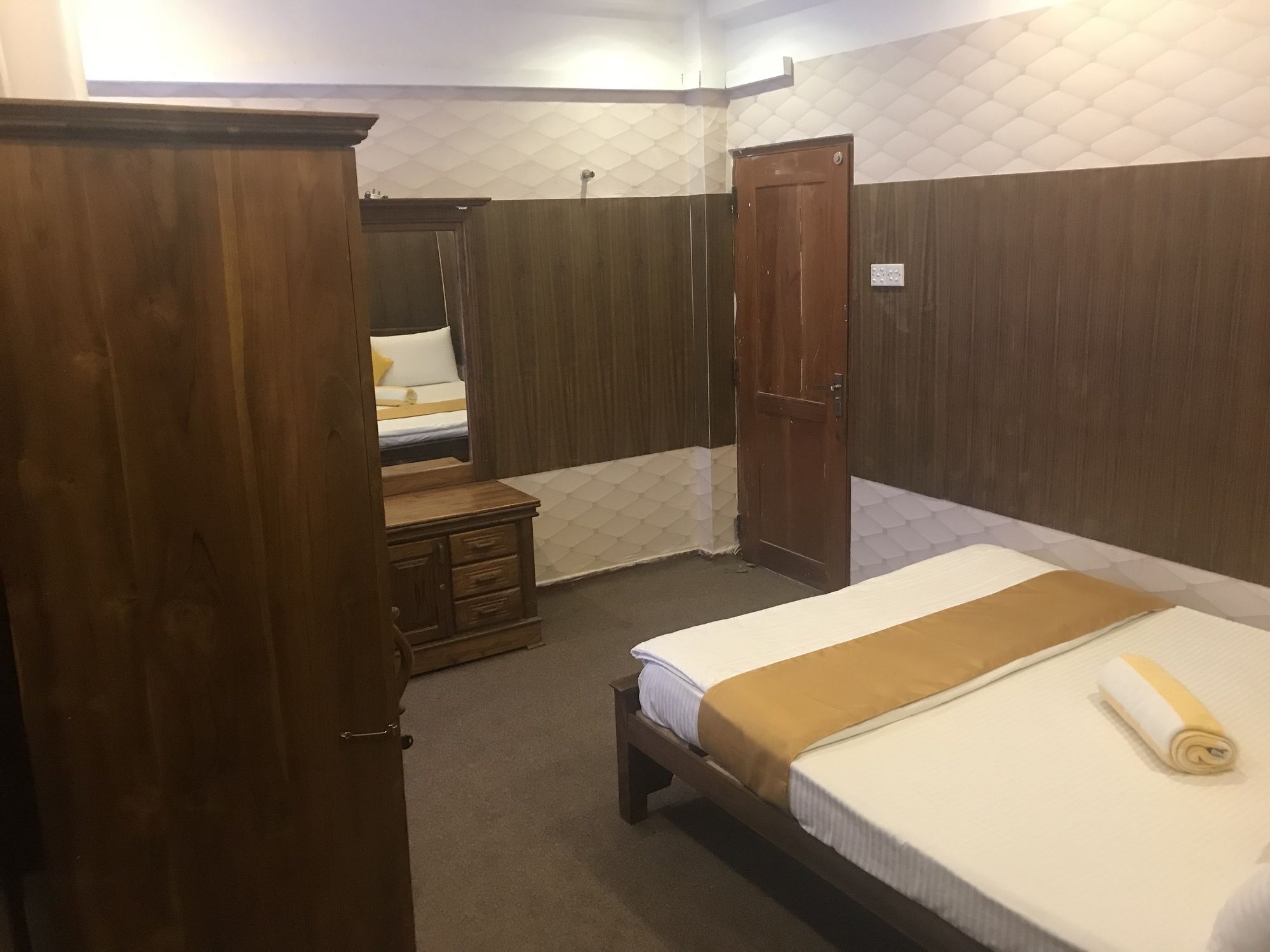 Oyo 112 Al Manaal Residency Hotel Kolombo Bagian luar foto