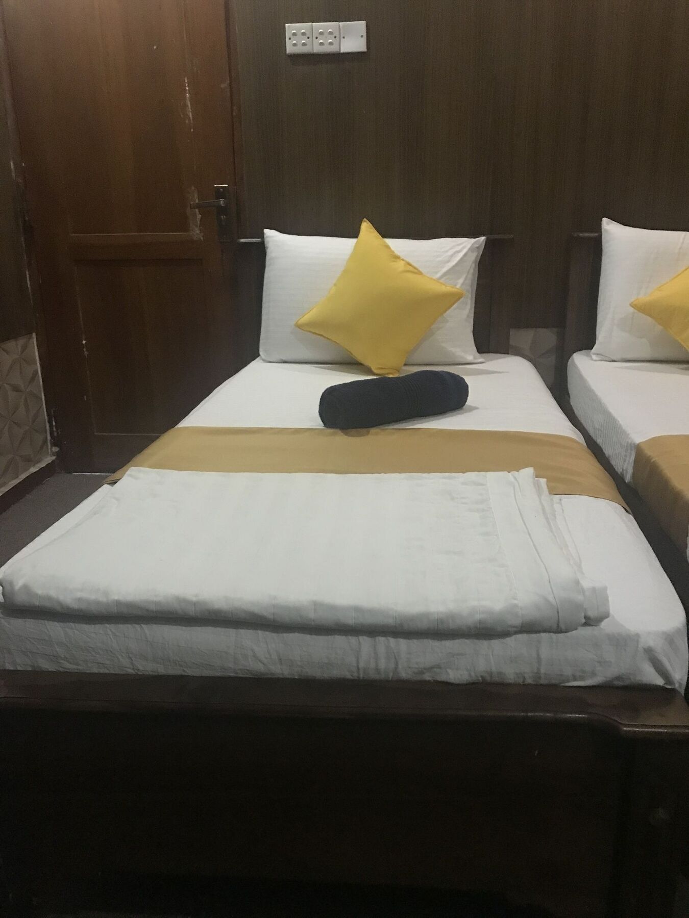 Oyo 112 Al Manaal Residency Hotel Kolombo Bagian luar foto